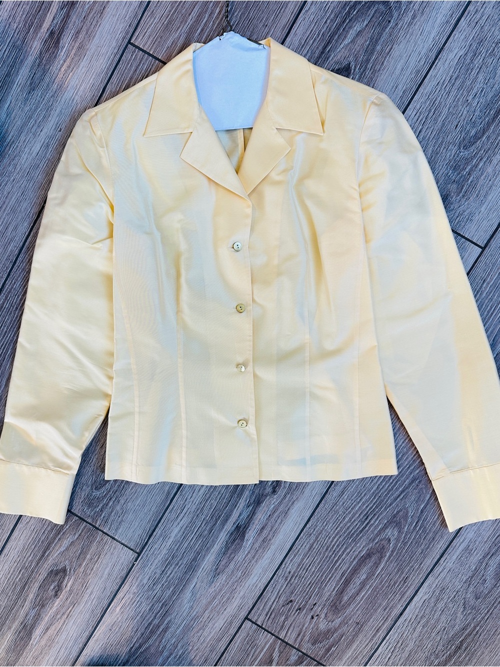 Talbots Butter Pastel Yellow Pure Silk Button-Front Blouse Petite Size 8